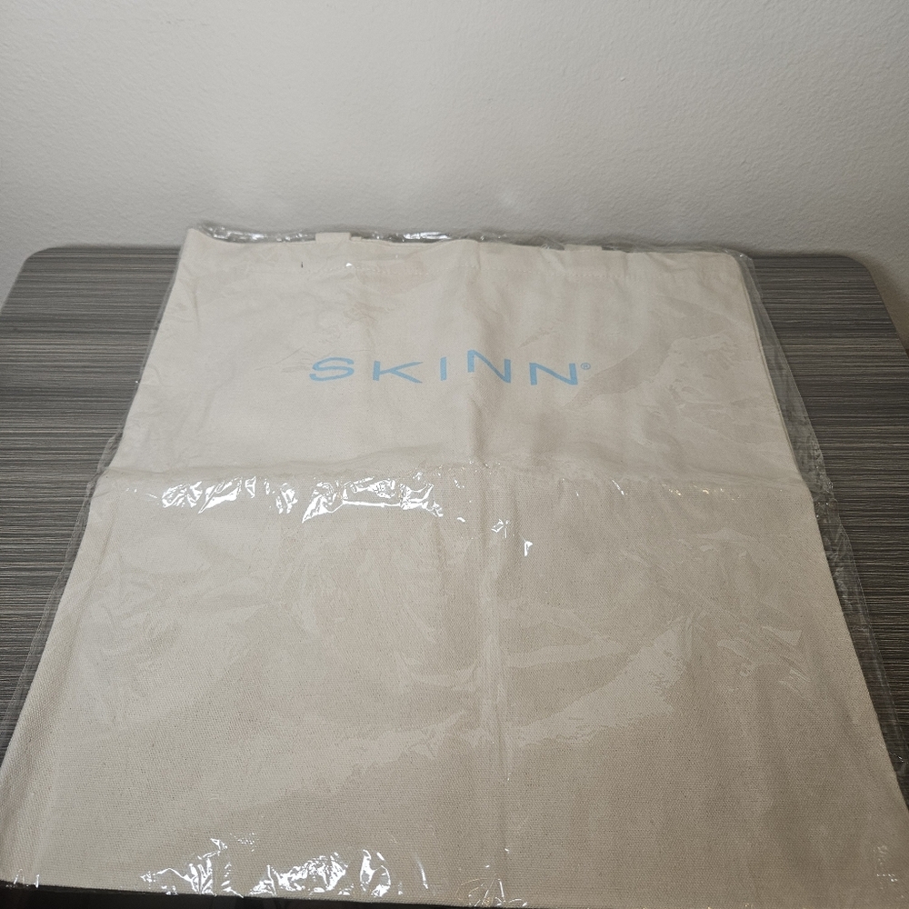 SKINN Cosmetics Daily Essential Canvas Tote Bag